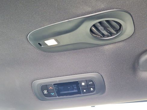 Used 2018 Chrysler Pacifica Touring Plus w/ S Appearance Package FWD image 22