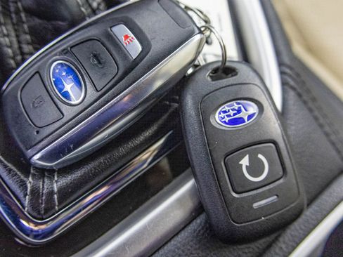 Used 2020 Subaru Outback Limited image 32