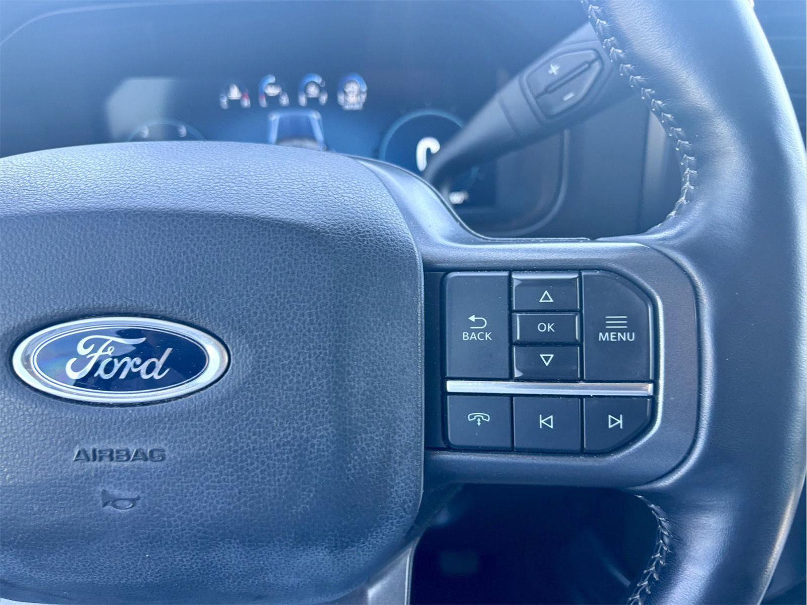 Used 2023 Ford F250 Lariat w/ Sport Appearance Package AWD/4WD image 18