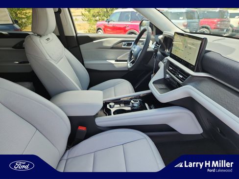 New 2025 Ford Explorer Platinum w/ LUX Leather Package image 19