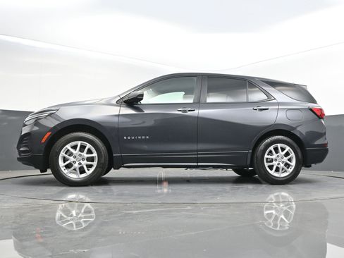 Certified 2022 Chevrolet Equinox LS w/ LS Convenience Package AWD/4WD image 39