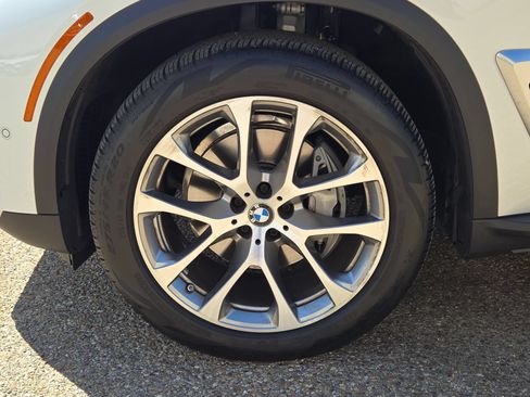 Used 2025 BMW X5 xDrive40i w/ Climate Comfort Package AWD/4WD image 11