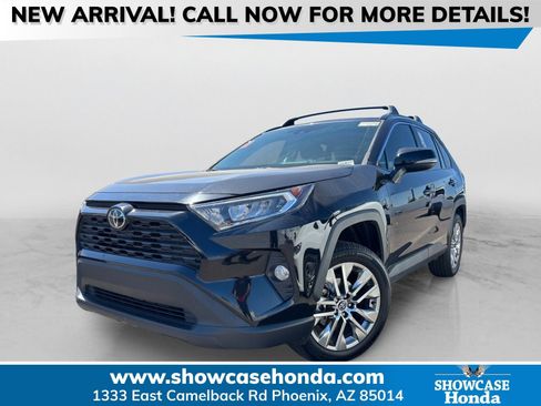 Used 2020 Toyota RAV4 XLE Premium FWD image 1