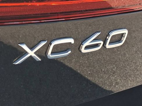 Certified 2023 Volvo XC60 B5 Plus w/ Climate Package AWD/4WD image 29