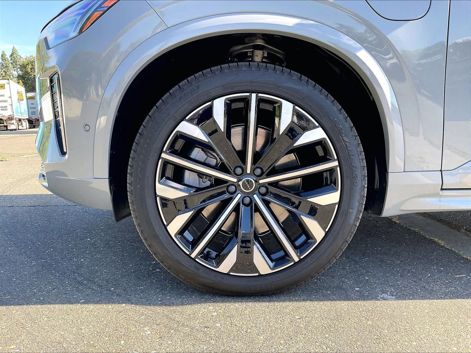 New 2026 Volvo XC90 T8 Ultra w/ Protection Package AWD/4WD image 14