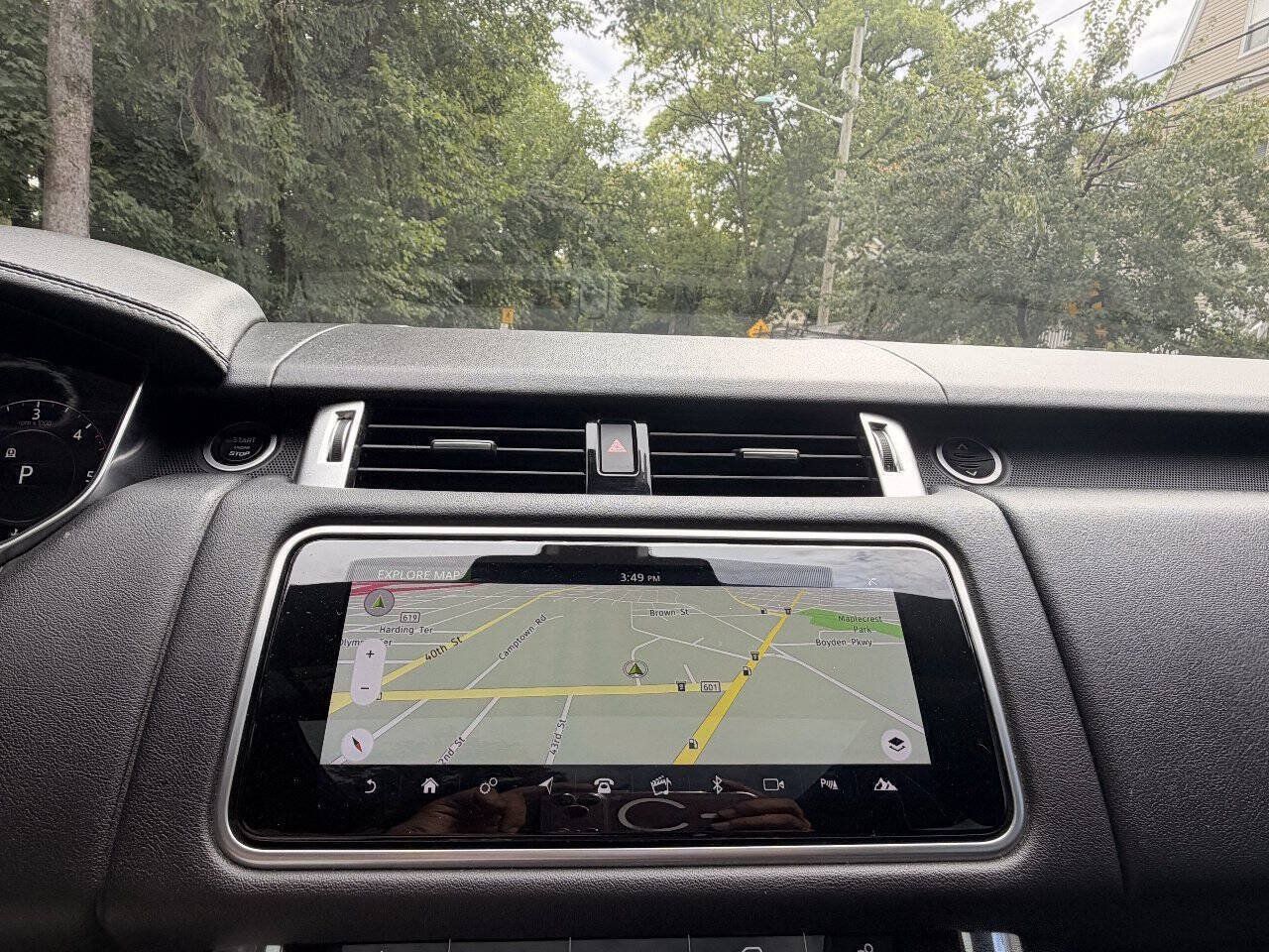 Used 2018 Land Rover Range Rover Sport HSE AWD/4WD image 16