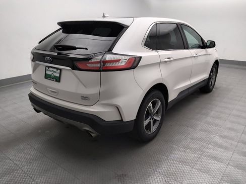 Used 2019 Ford Edge SEL w/ Equipment Group 201A FWD image 9