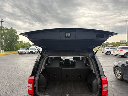 Used 2016 Jeep Patriot 4WD image 8