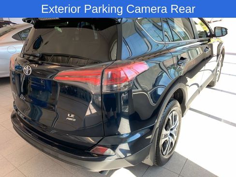 Used 2018 Toyota RAV4 LE w/ All Weather Liner Package AWD/4WD image 10