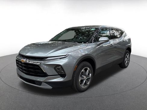Used 2026 Chevrolet Blazer LT FWD image 4