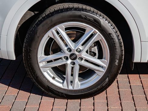 Certified 2023 Audi Q5 e Premium Plus w/ Premium Plus Package image 10