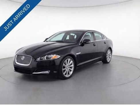 Used 2012 Jaguar XF image 16