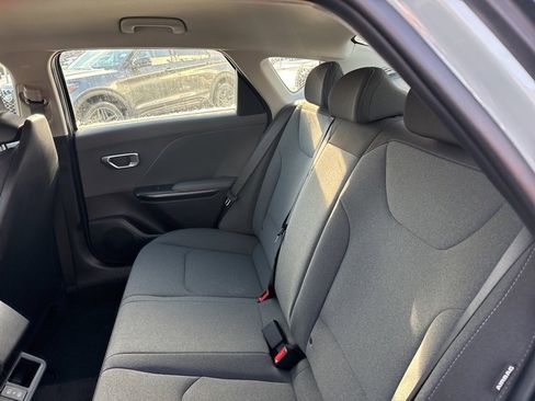 New 2025 Kia K4 LXS image 16