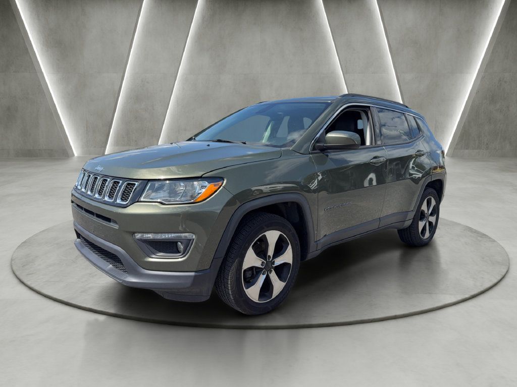 Used 2018 Jeep Compass Latitude w/ Popular Equipment Group AWD/4WD image 3