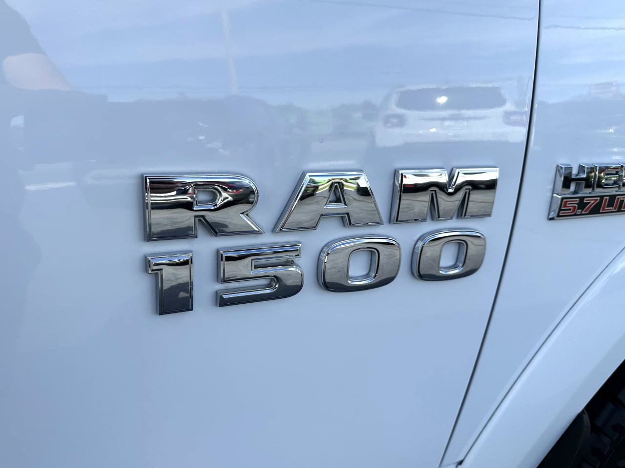 Used 2018 RAM 1500 SLT AWD/4WD image 74