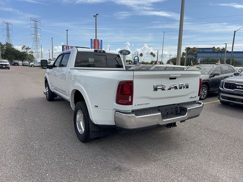Used 2025 RAM 3500 Limited AWD/4WD image 7