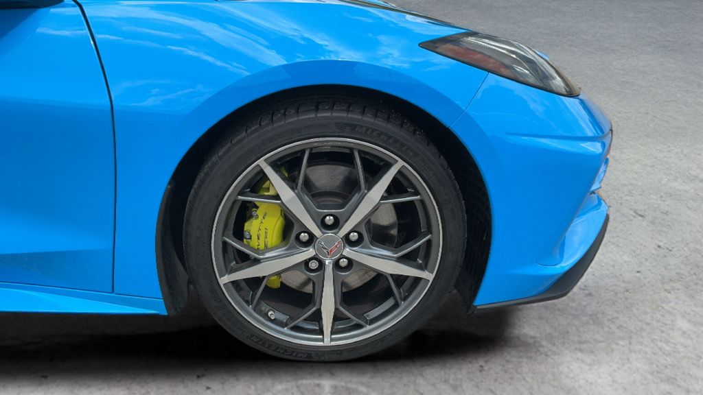 Used 2021 Chevrolet Corvette Stingray Premium Conv w/ Z51 Performance Package RWD image 18