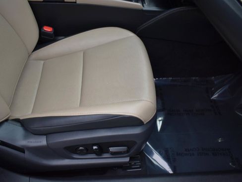 Used 2019 Lexus ES 350 w/ Accessory Package 2 image 30