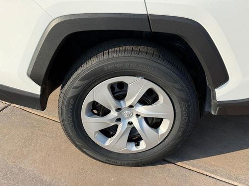 Certified 2025 Toyota RAV4 LE AWD/4WD image 7