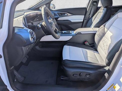 New 2026 Chevrolet Equinox EV LT image 15