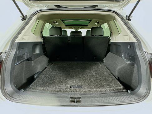 Used 2022 Volkswagen Tiguan SE image 28