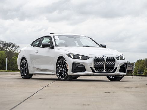 Used 2025 BMW 430i Coupe w/ M Sport Package image 2