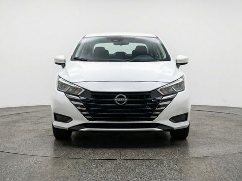 Used 2025 Nissan Versa SV FWD image 2
