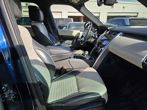 Used 2022 Land Rover Discovery S R-Dynamic image 23