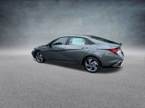 New 2025 Hyundai Elantra Limited image 15