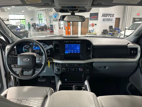 Used 2024 Ford F250 XLT w/ FX4 Off-Road Package image 23
