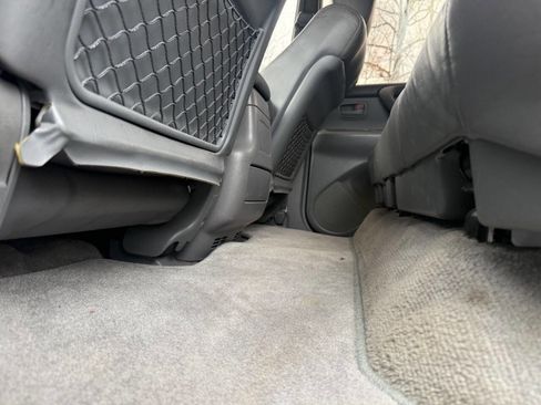 Used 2001 Toyota Land Cruiser image 41