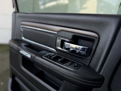 Used 2018 RAM 2500 Laramie image 31