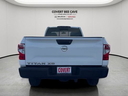 Used 2019 Nissan Titan S image 8