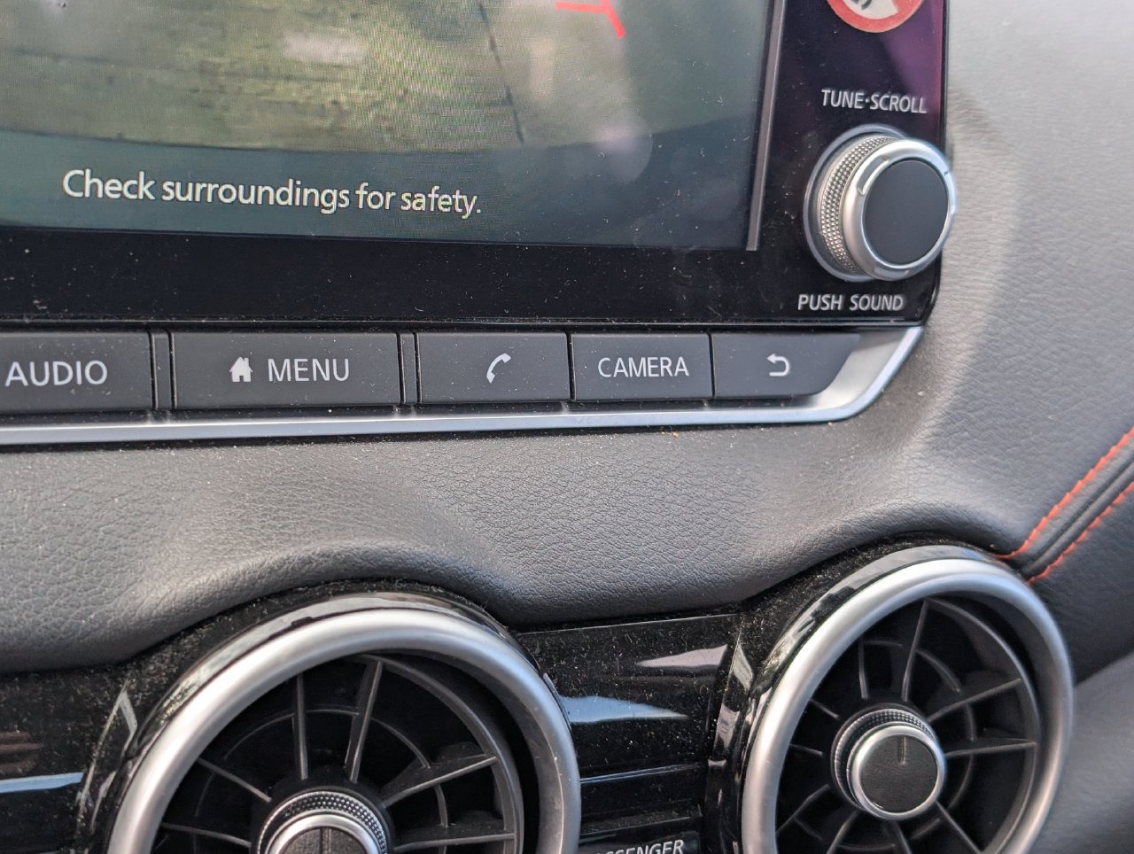 Used 2025 Nissan Sentra SR FWD image 16