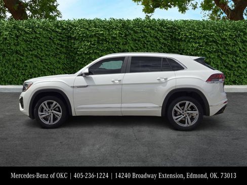 Used 2024 Volkswagen Atlas Cross Sport SEL R-Line AWD/4WD image 4