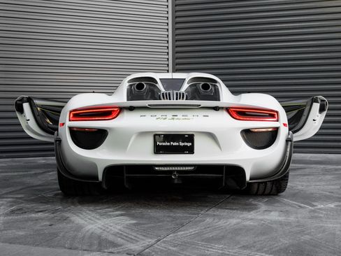 Used 2015 Porsche 918 Spyder image 39