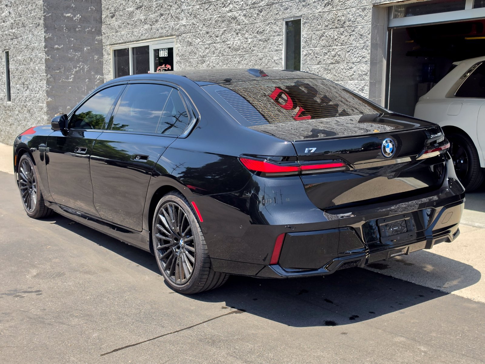Used 2025 BMW i7 xDrive60 w/ Executive Package AWD/4WD image 5
