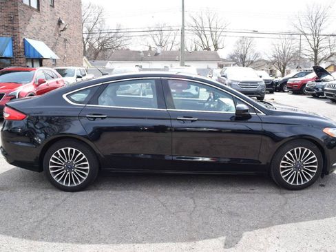 Used 2017 Ford Fusion SE w/ Fusion SE Technology Package FWD image 5