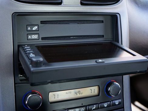 Used 2006 Chevrolet Corvette Coupe w/ Preferred Equipment Group image 32