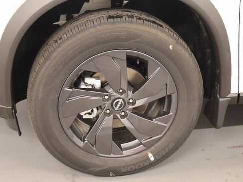 New 2026 Nissan Rogue SV w/ Cold Weather Package AWD/4WD image 8