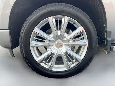 Used 2025 Chevrolet Silverado 1500 High Country AWD/4WD image 32