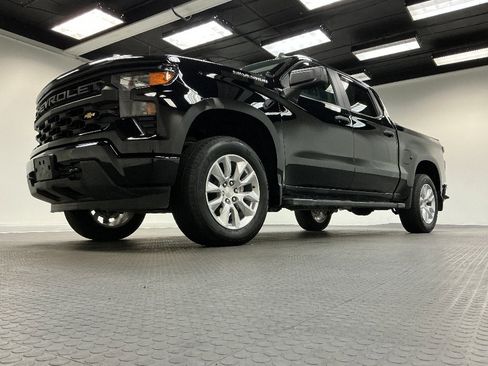 Used 2024 Chevrolet Silverado 1500 Custom image 2