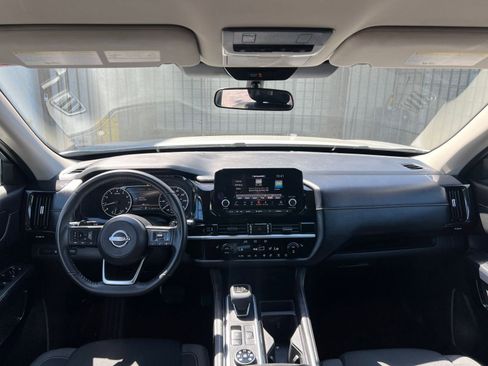 Used 2025 Nissan Pathfinder SV image 35