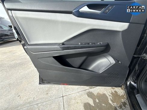 Used 2022 Volkswagen Taos SE image 13