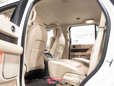 Used 2018 Lincoln Navigator Select w/ Technology Package image 22