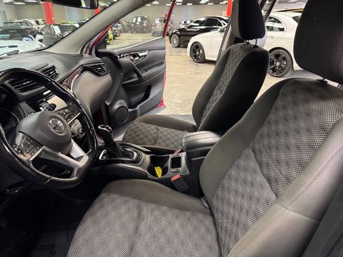 Used 2021 Nissan Rogue Sport SV image 31