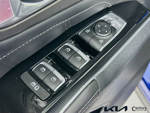 Certified 2023 Kia Sorento SX AWD/4WD image 18