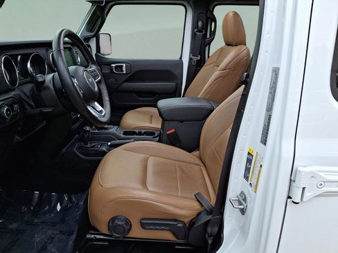 Certified 2023 Jeep Wrangler Unlimited Sahara w/ Cold Weather Group AWD/4WD image 12