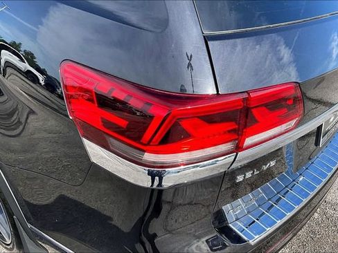 Used 2021 Volkswagen Atlas SEL Premium image 23