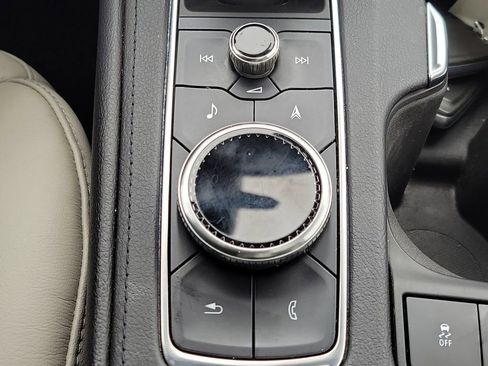 Used 2019 Cadillac XT4 Premium Luxury image 32